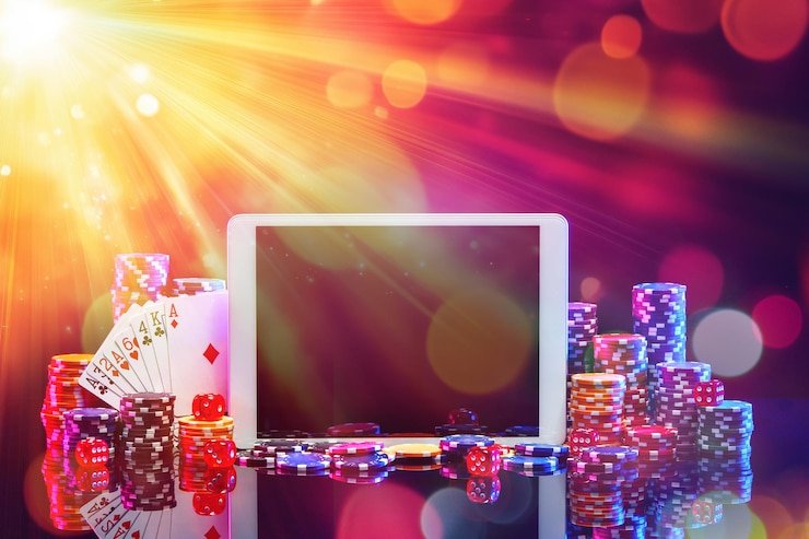 Wajah serius seorang pria menggunakan smartphone di ruang tamu saat mengatur batas bermain di aplikasi hiburan online